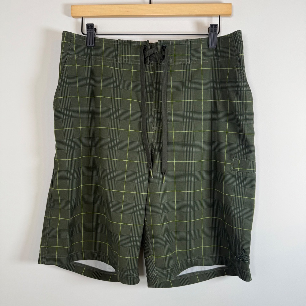 PrAna Men's Basalt Studio Yoga Shorts Plaid Swim Trunks Size 34 Board Shorts